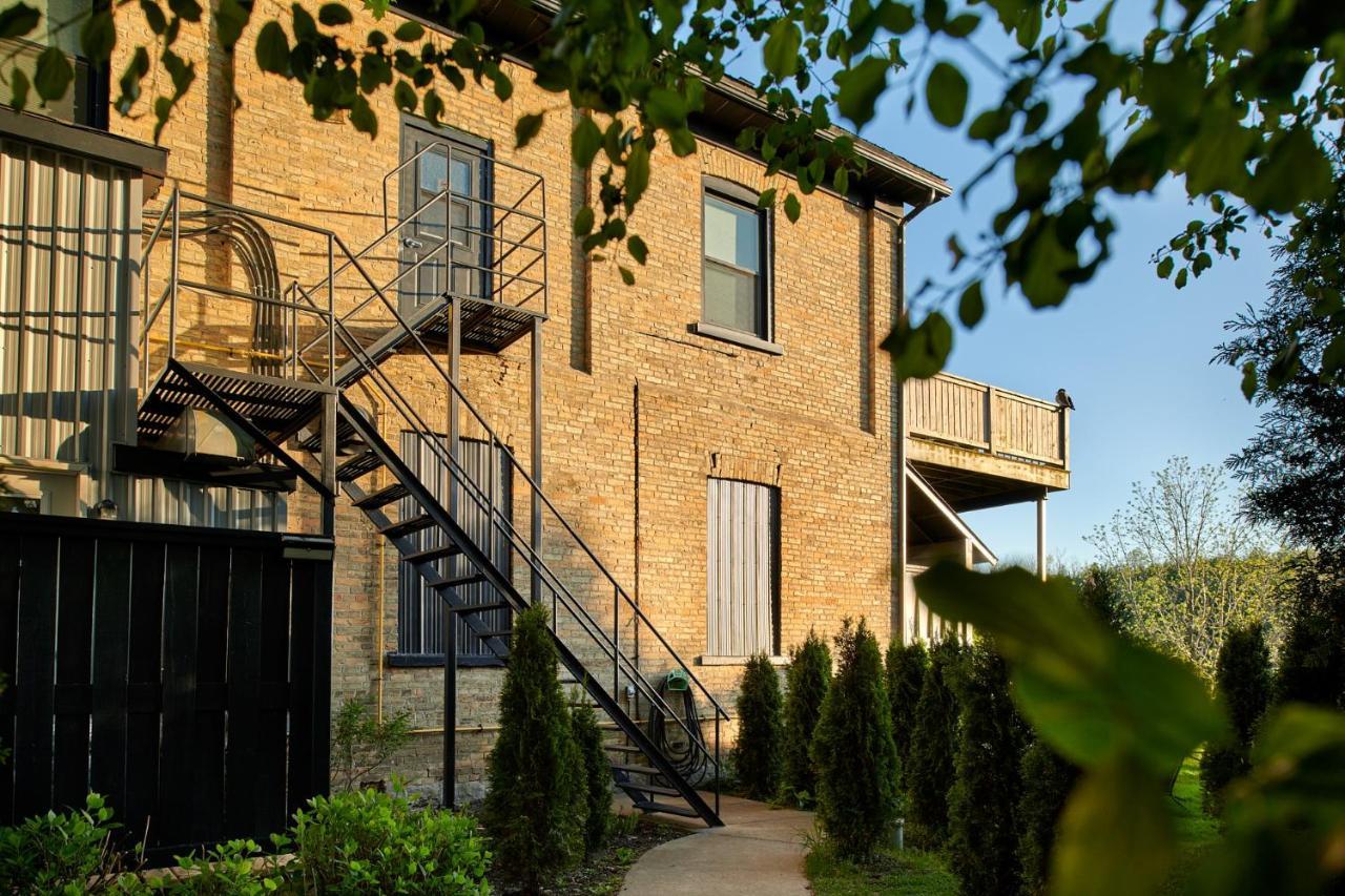 Samuels Boutique Hotel Goderich Exterior photo